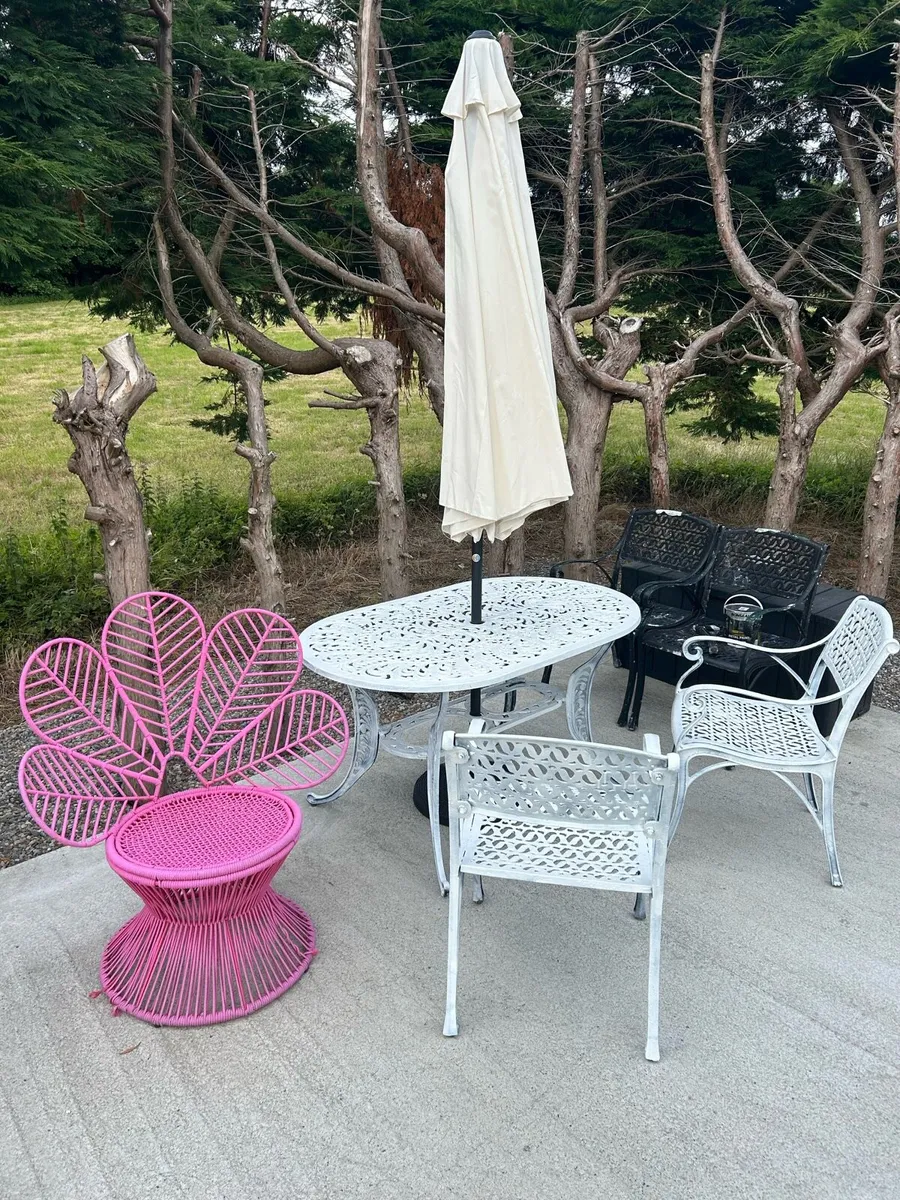 Garden table - Image 3