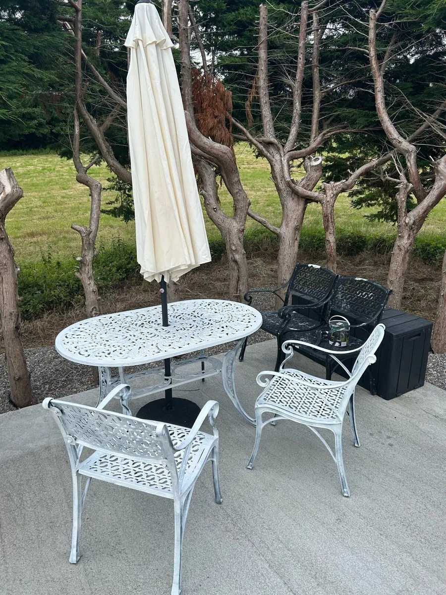 Garden table - Image 4