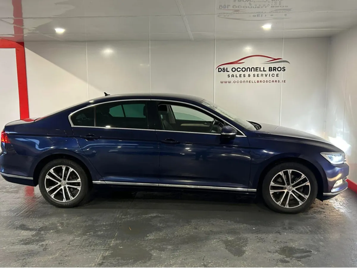 Volkswagen Passat HIGHLINE 2.0 TDI MANUAL 6SPEED F - Image 2