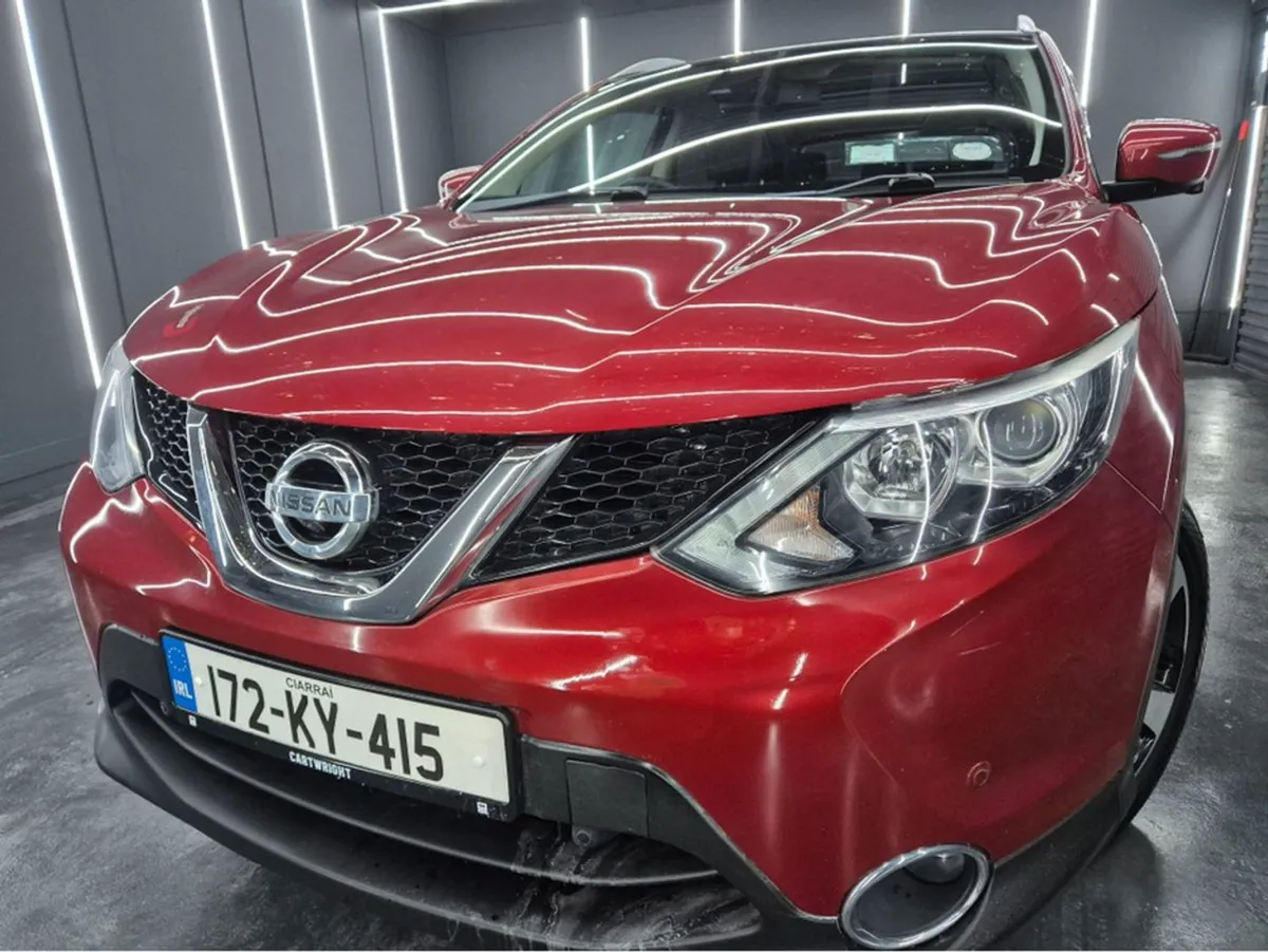 Nissan QASHQAI 1.5 SV Premium  17 4DR - Image 2