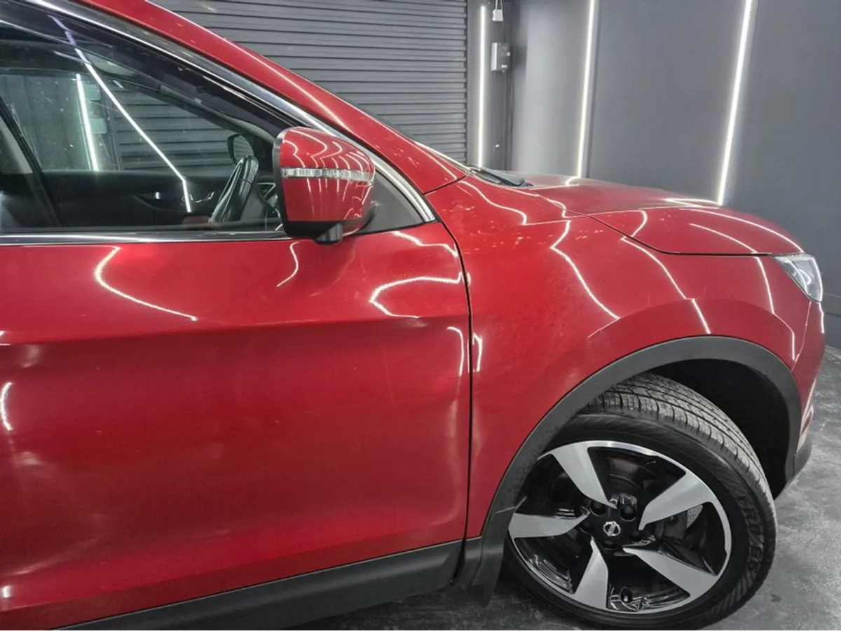 Nissan QASHQAI 1.5 SV Premium  17 4DR - Image 3