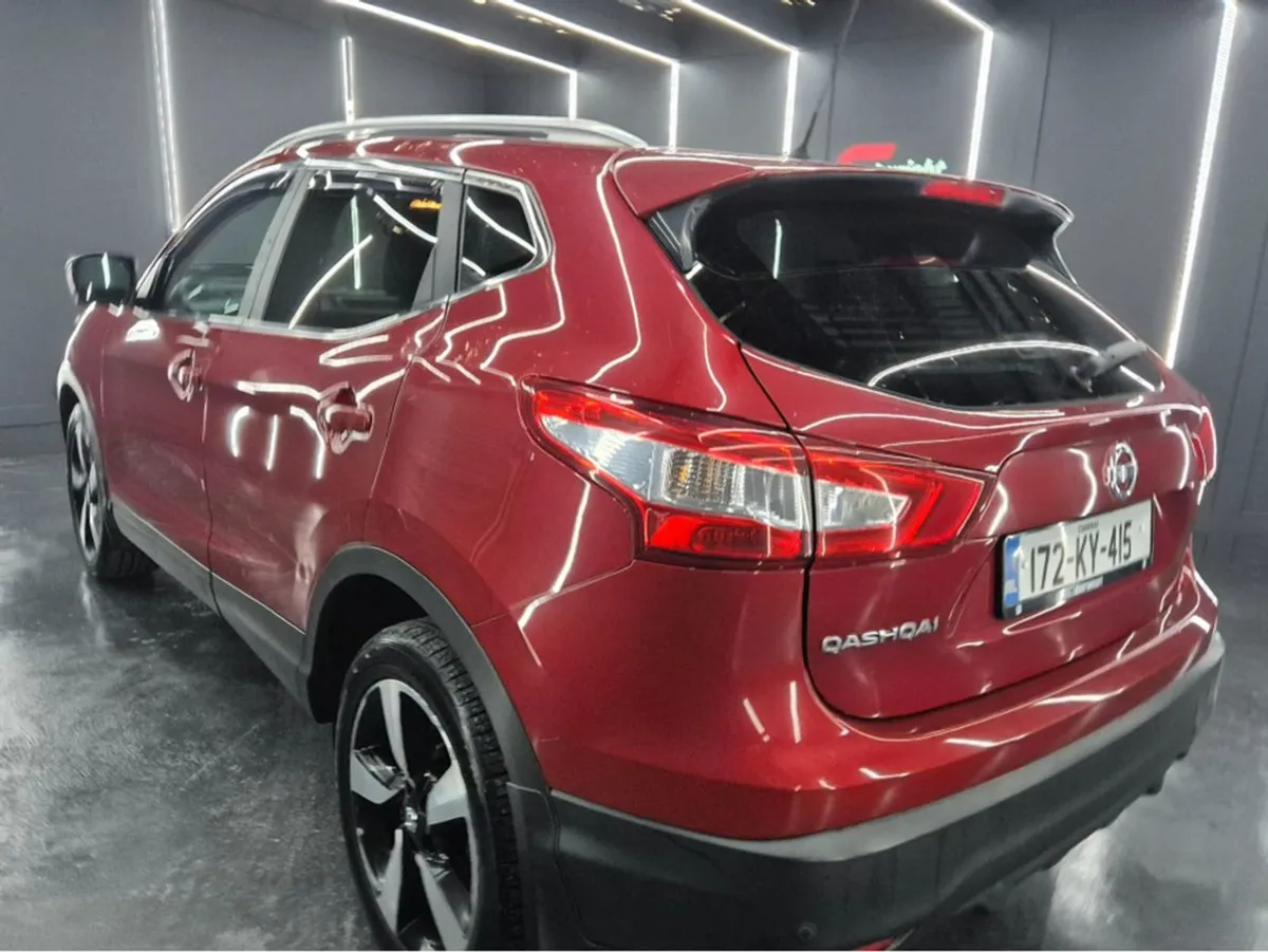 Nissan QASHQAI 1.5 SV Premium  17 4DR - Image 4