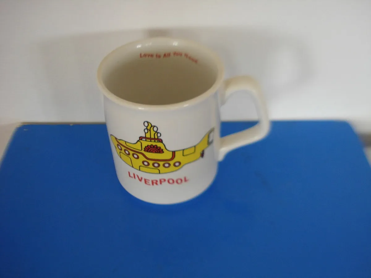 THE BEATLES BAND  COLLECTOR MUGS. 2. - Image 2
