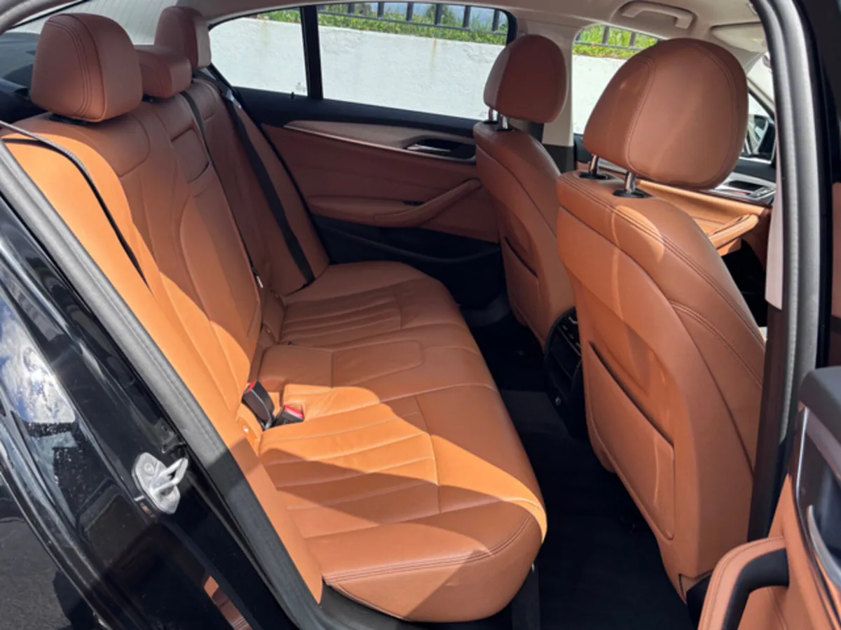 BMW 5 SERIES 520D G30 AUTO // TAN LEATHER INTERIOR - Image 4