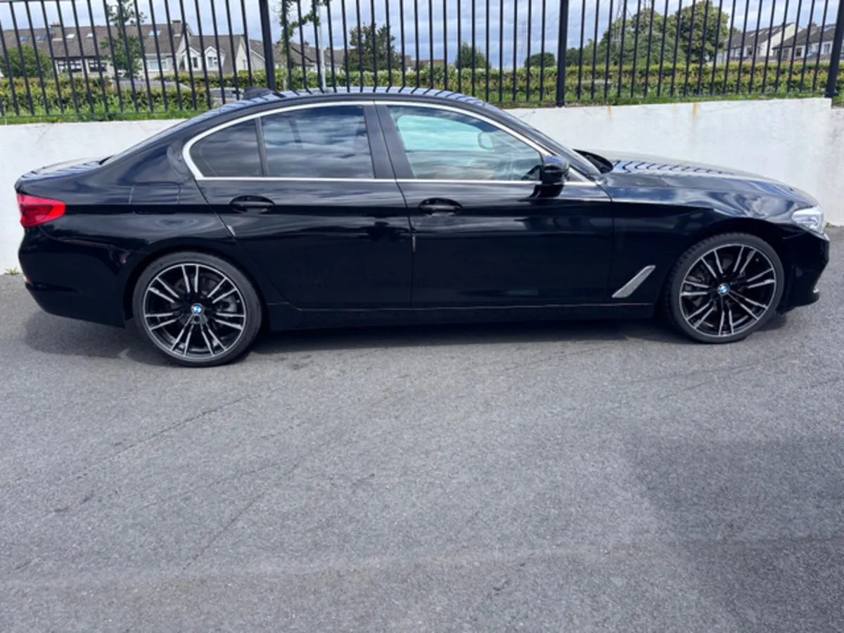 BMW 5 SERIES 520D G30 AUTO // TAN LEATHER INTERIOR - Image 3