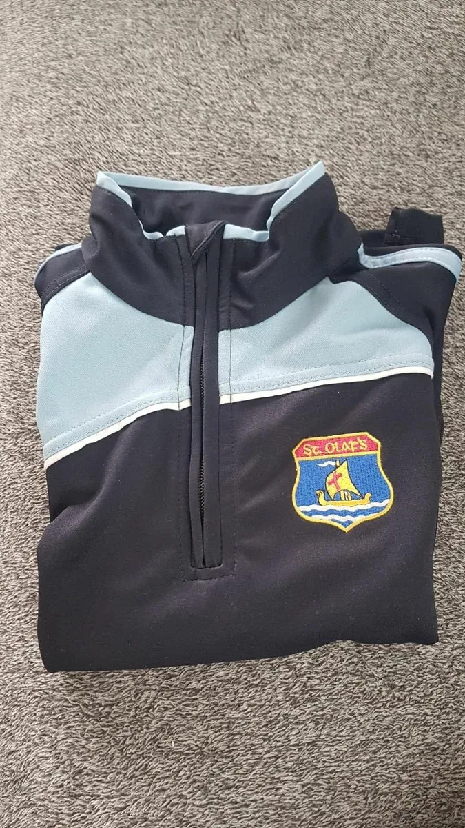 St Olafs NS Tracksuits top size 8-9 - Image 1