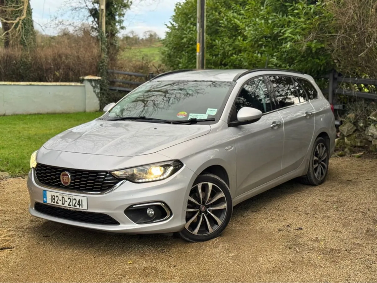 Fiat Tipo SW 1.6 MJ 120HP Lounge 5DR - Image 1