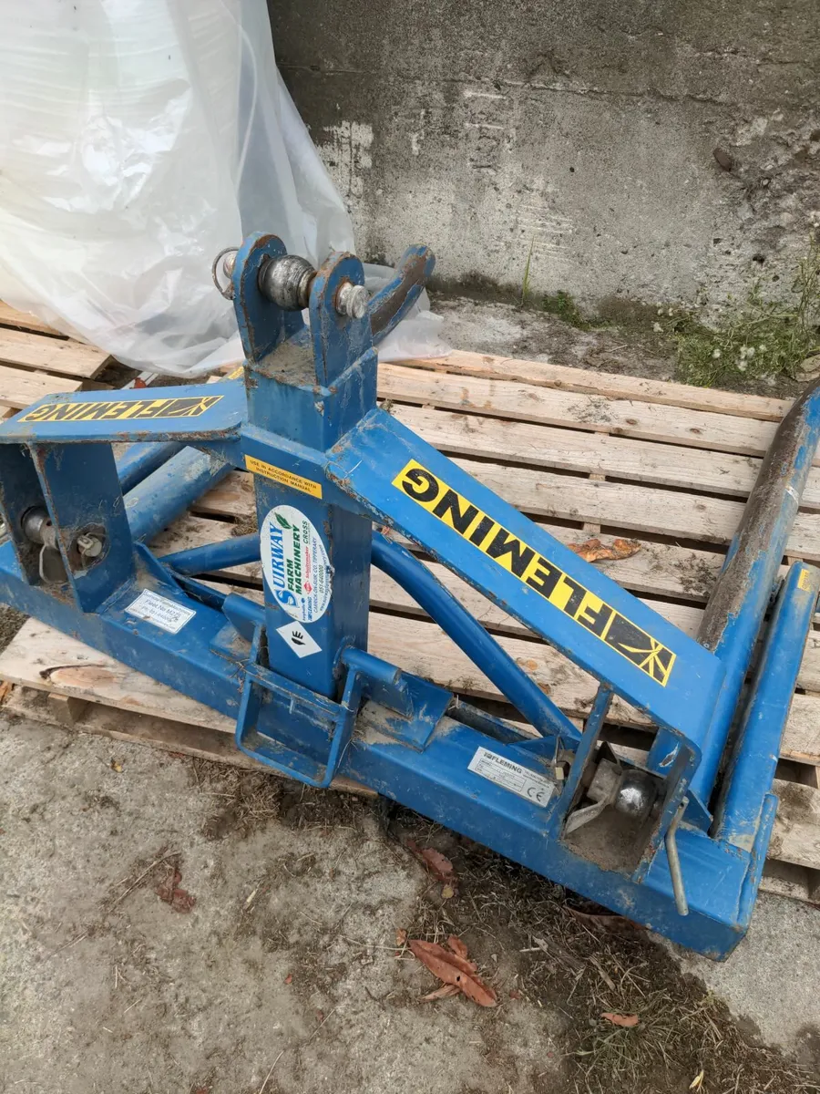 Bale Lifter - Image 1