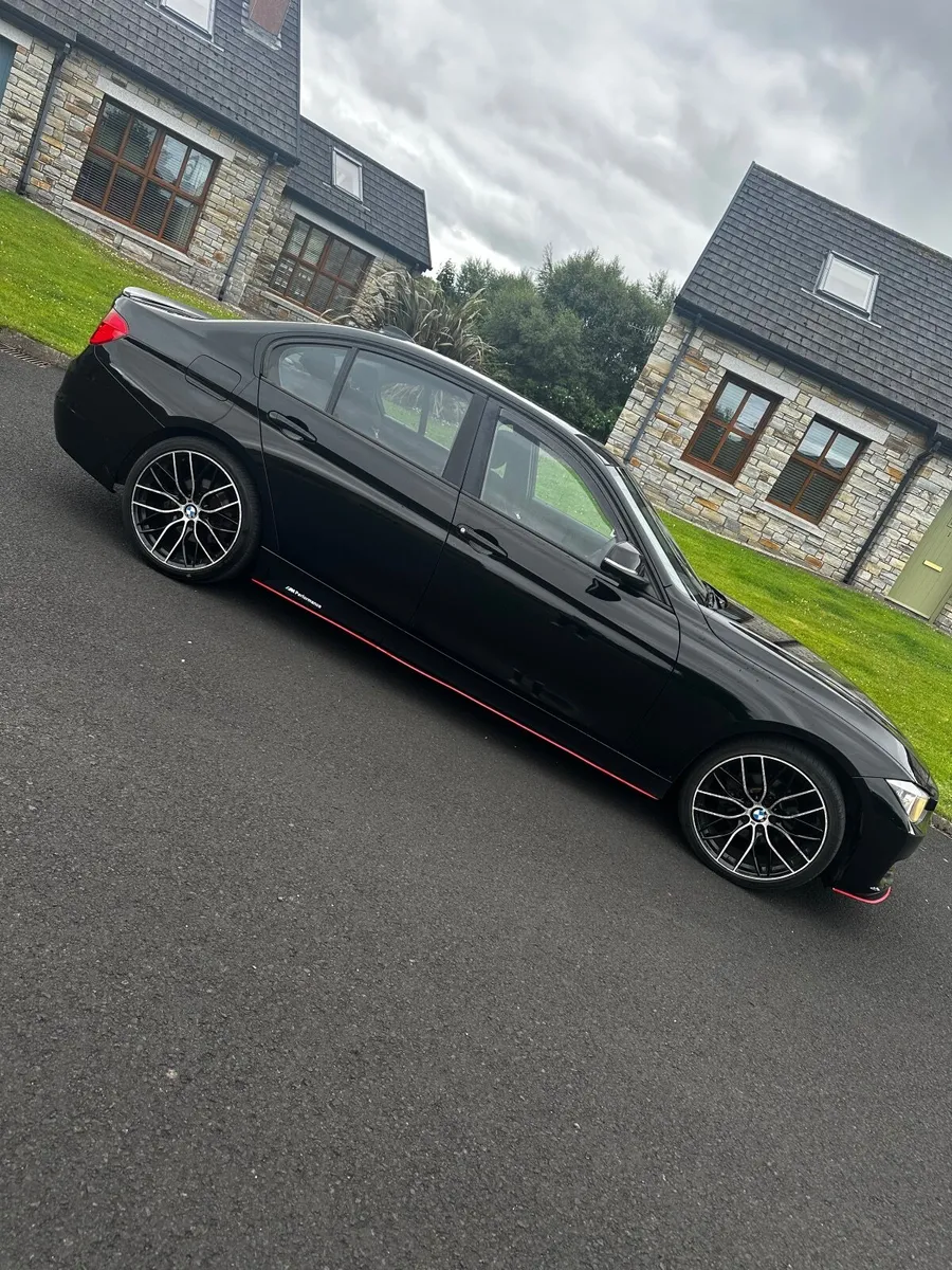 BMW 3-Series 2013 - Image 2