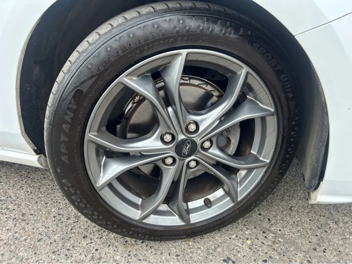 Ford Focus St-line New Edition - Image 2