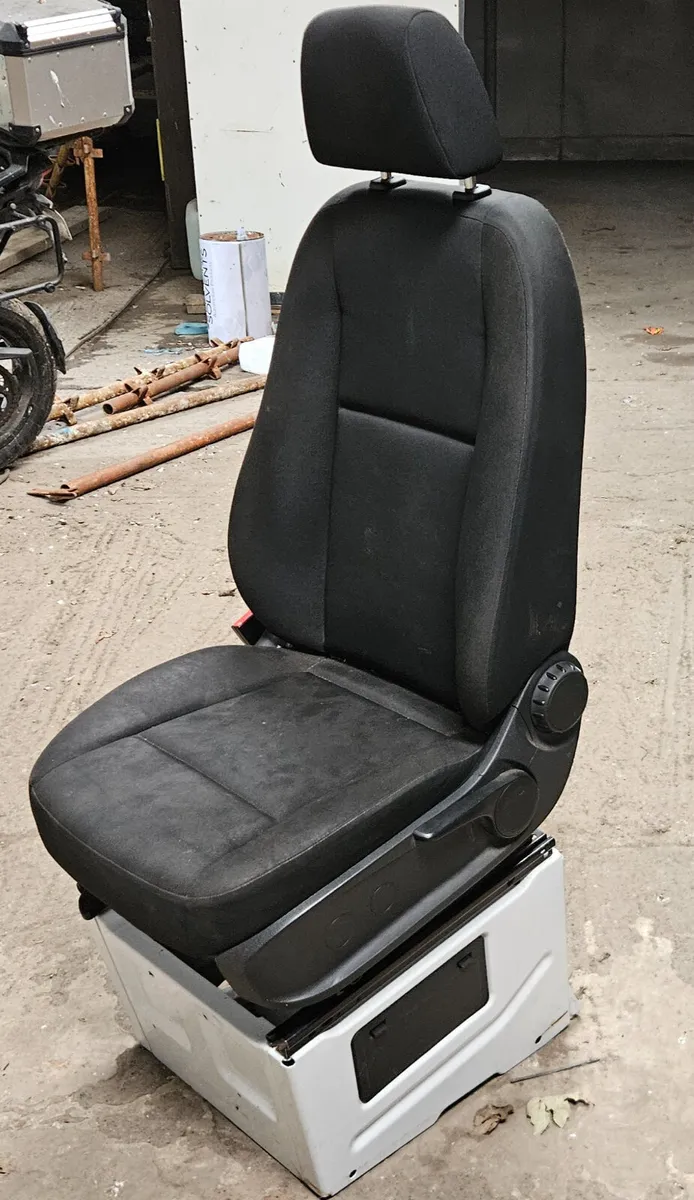 Single passenger seat - Image 3