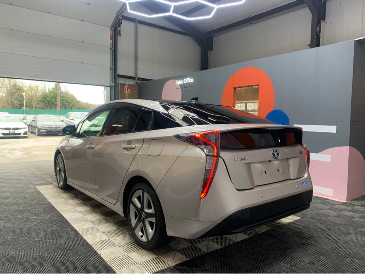 Toyota Prius 1.8 HYBRID / 60k KMs / Cruise Control - Image 4