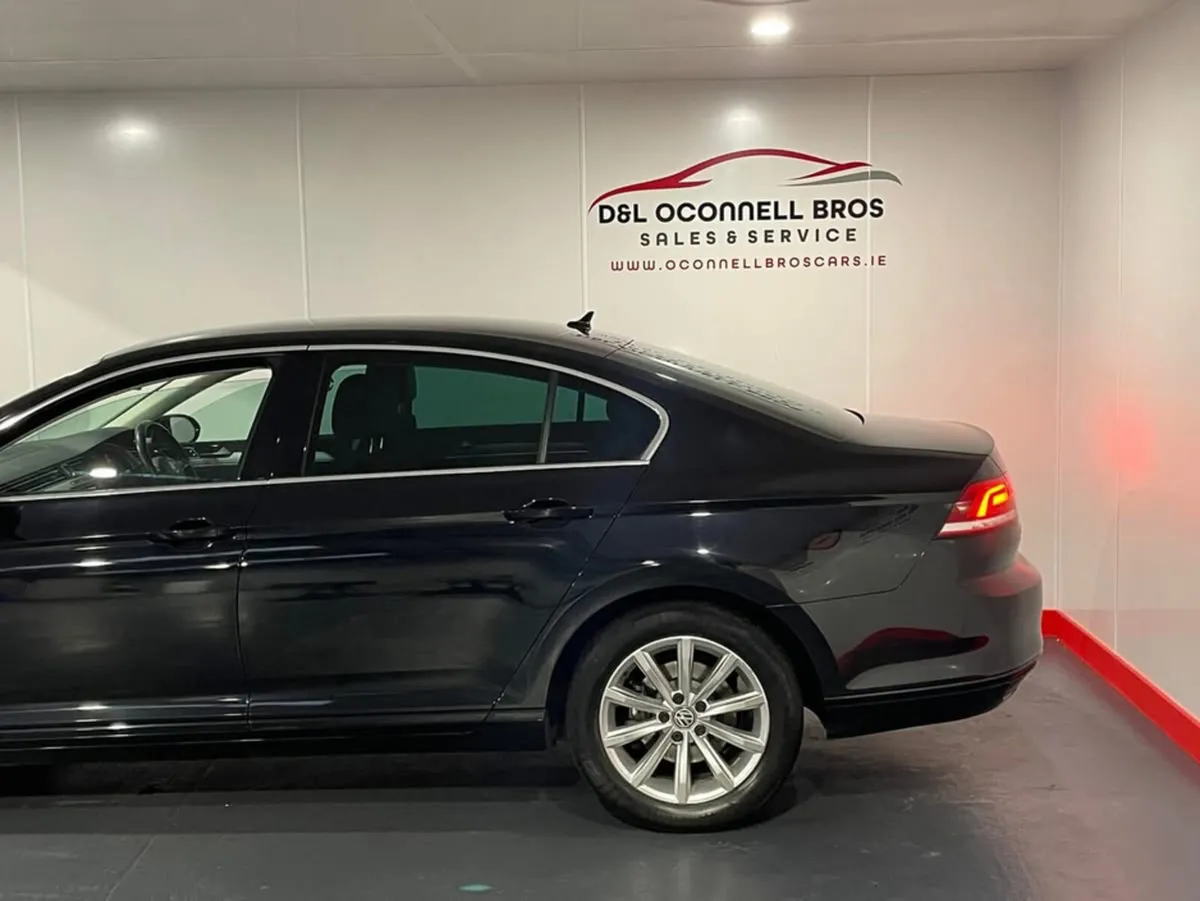 Volkswagen Passat CL 2.0 TDI MANUAL 6SPEED FWD 150 - Image 2