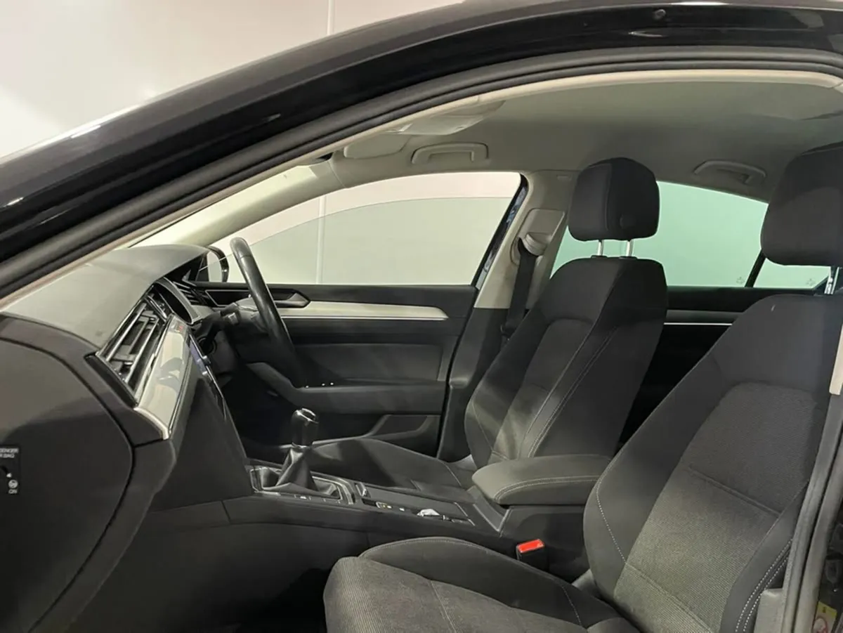 Volkswagen Passat CL 2.0 TDI MANUAL 6SPEED FWD 150 - Image 4