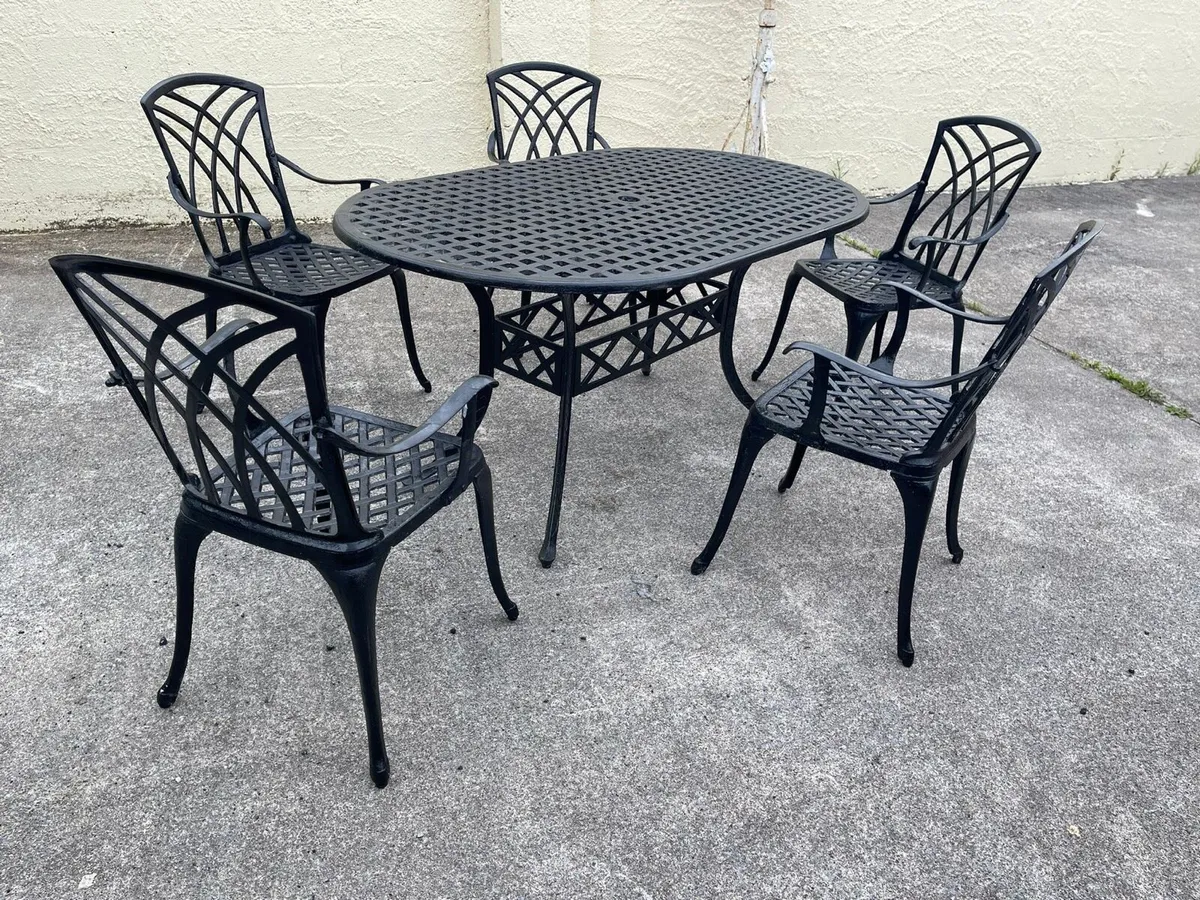 Antique  cast metal 6 piece   garden suite - Image 4