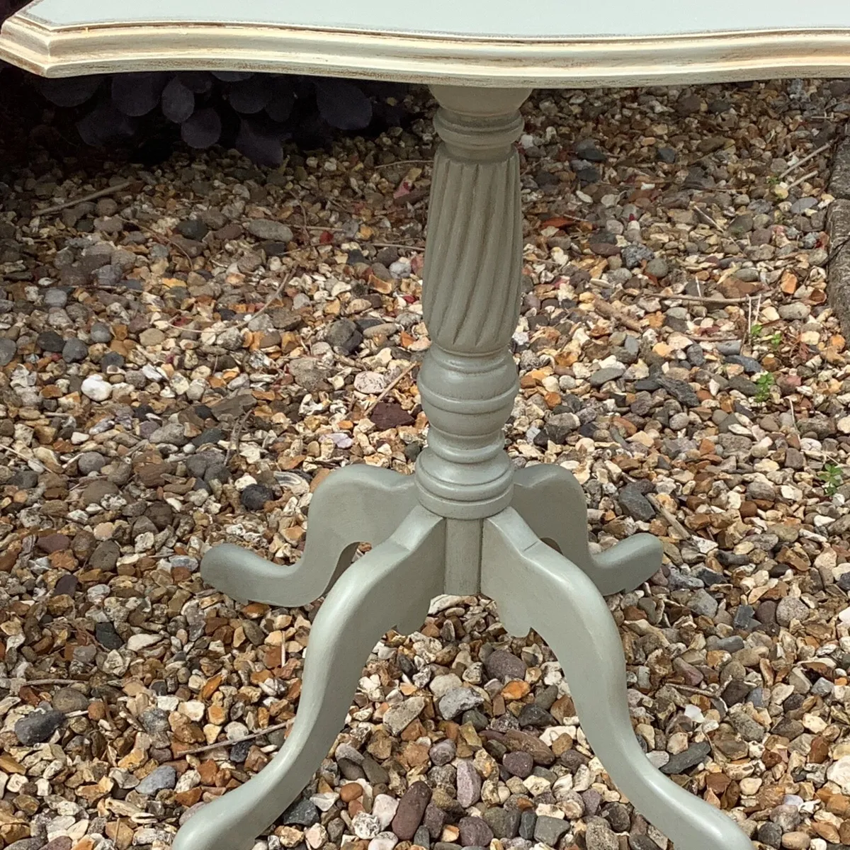 Pair of Elegant Side/ Lamp Tables - Image 2