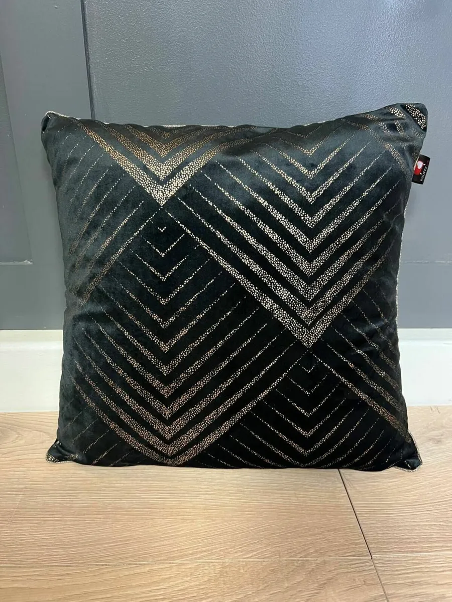 Handcrafted Pillows 47x47cm set of 3 - Image 2