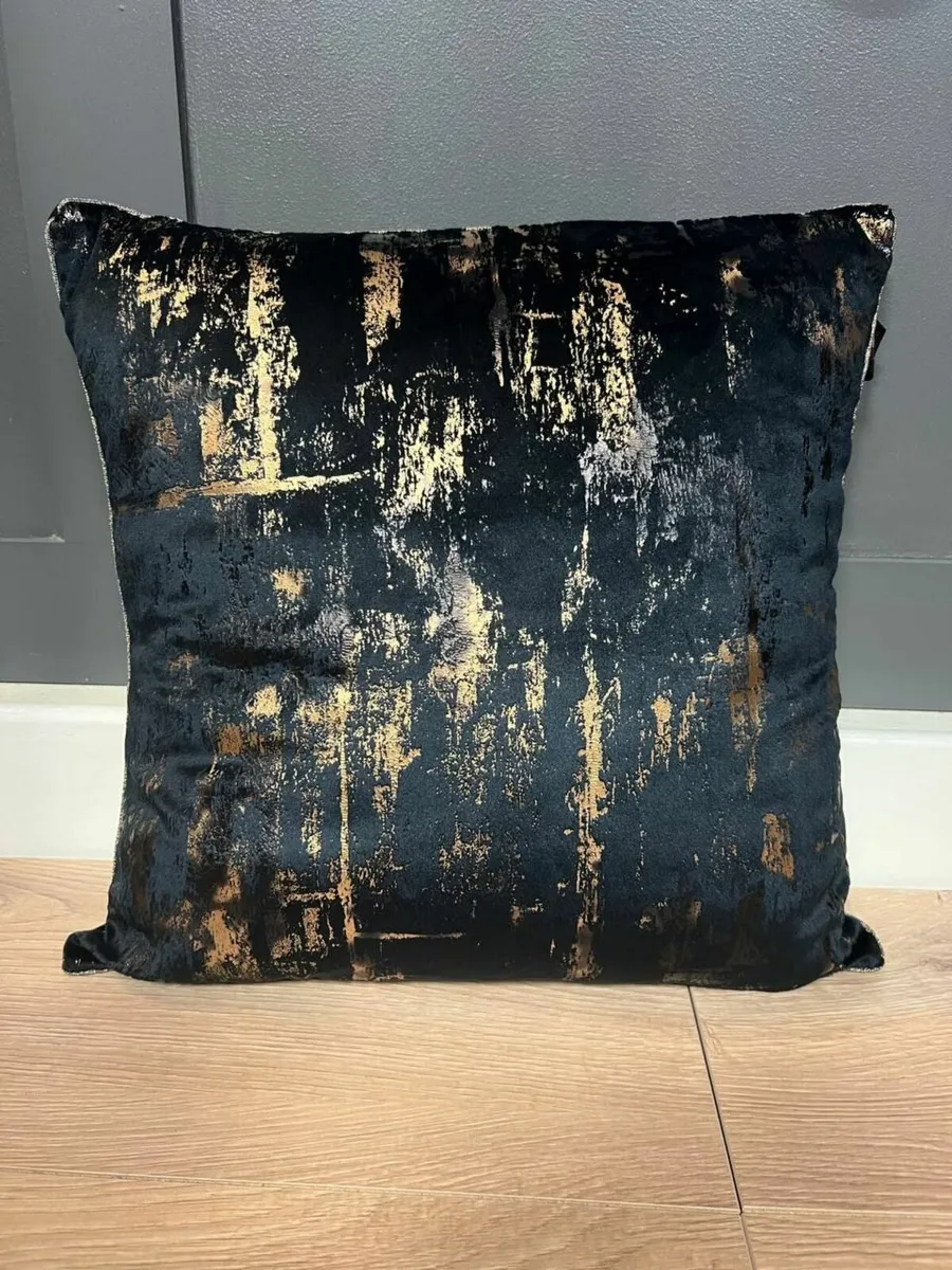 Handcrafted Pillows 47x47cm set of 3 - Image 4