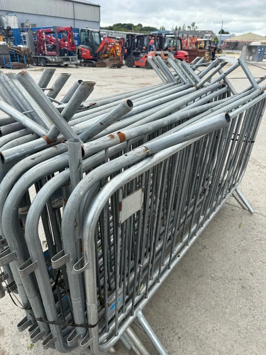 Steel crowd barriers - Image 1