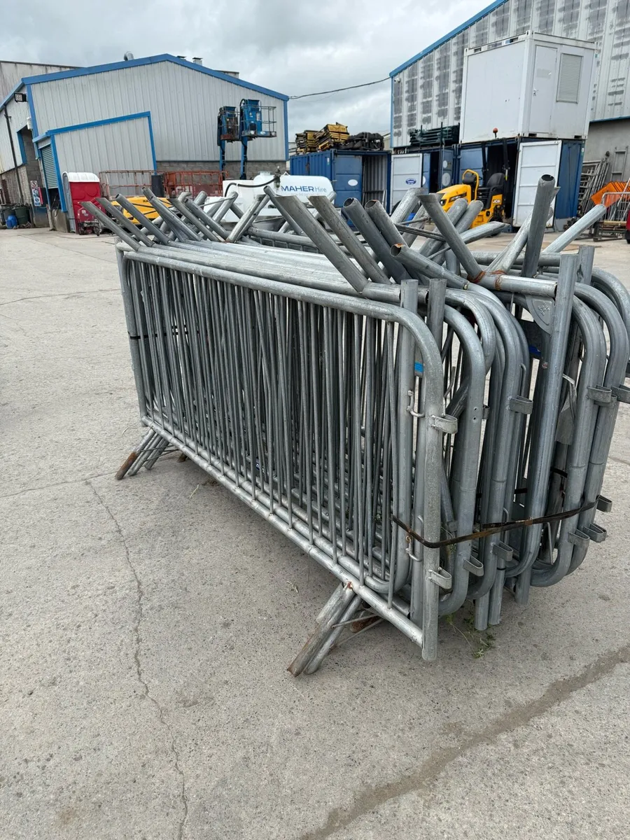 Steel crowd barriers - Image 2
