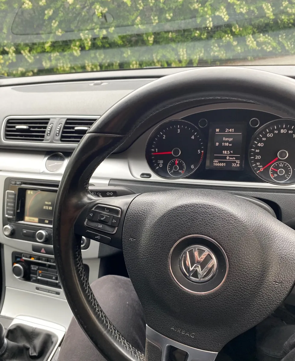 PASSAT CC SAT NAV  5300e - Image 4