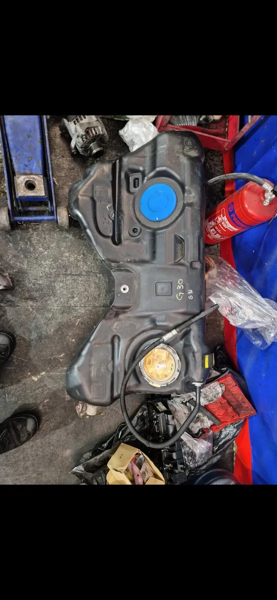 Bmw g30.31 fuel tank with fuel pump