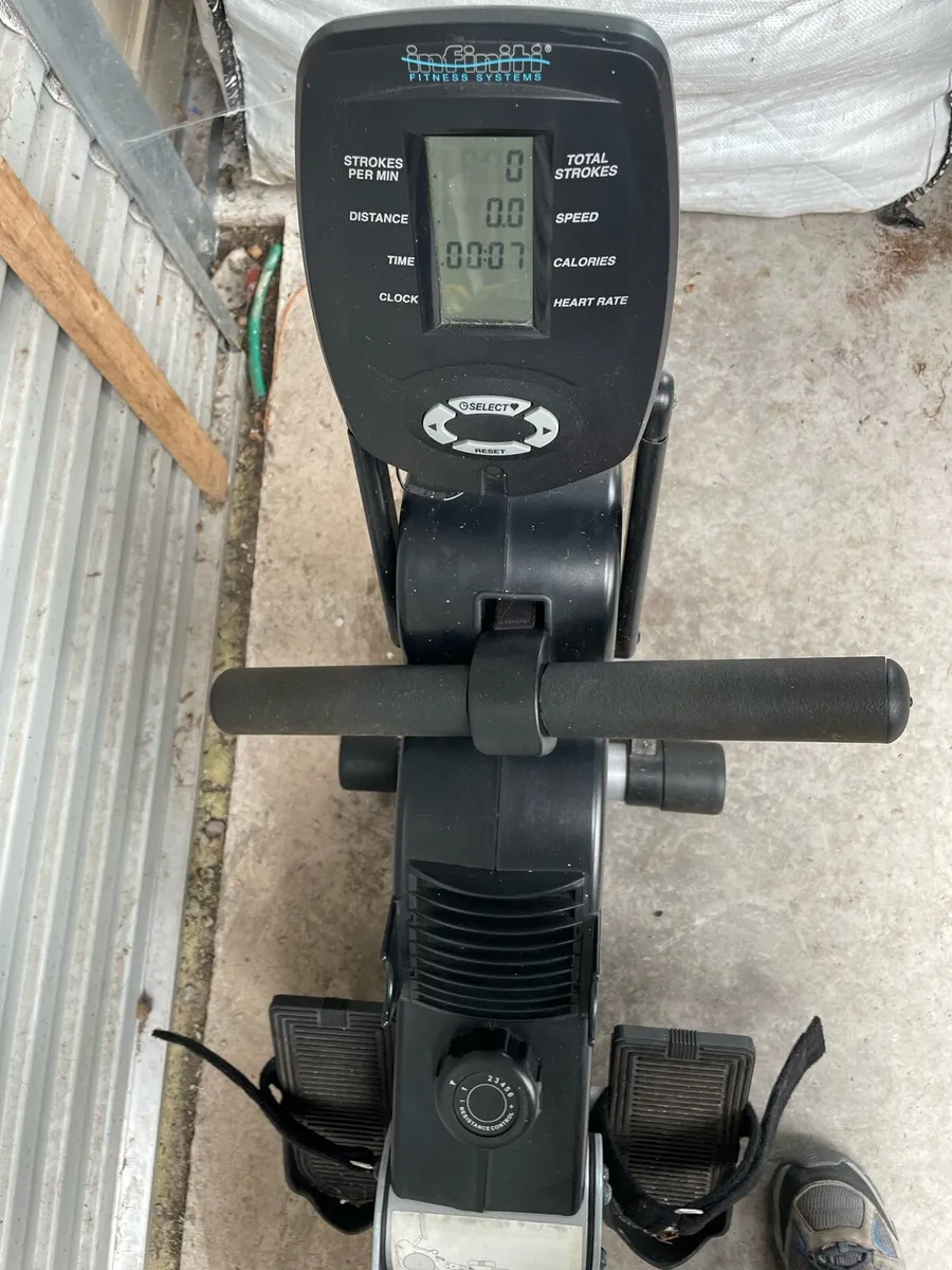 Rowing machine - Image 2