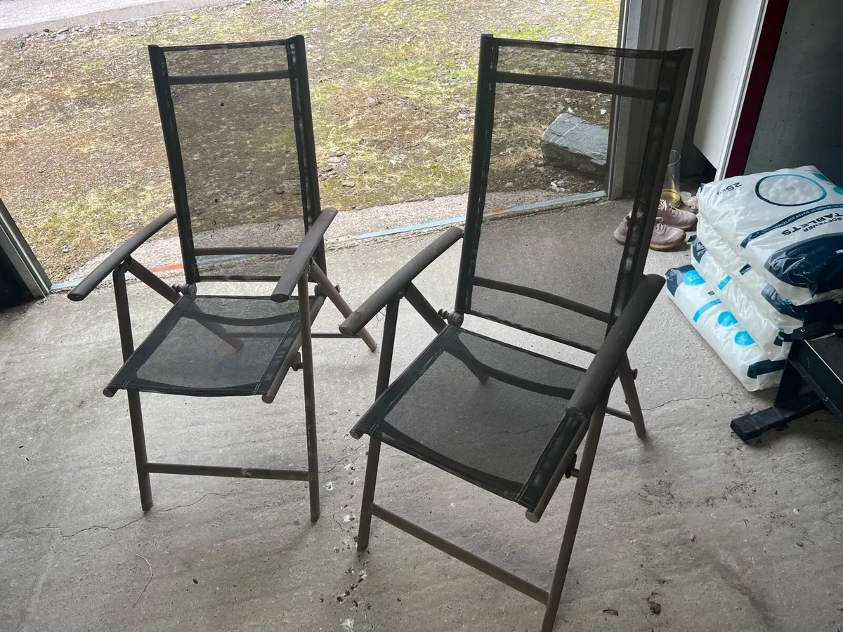 2 garden chairs - Image 1