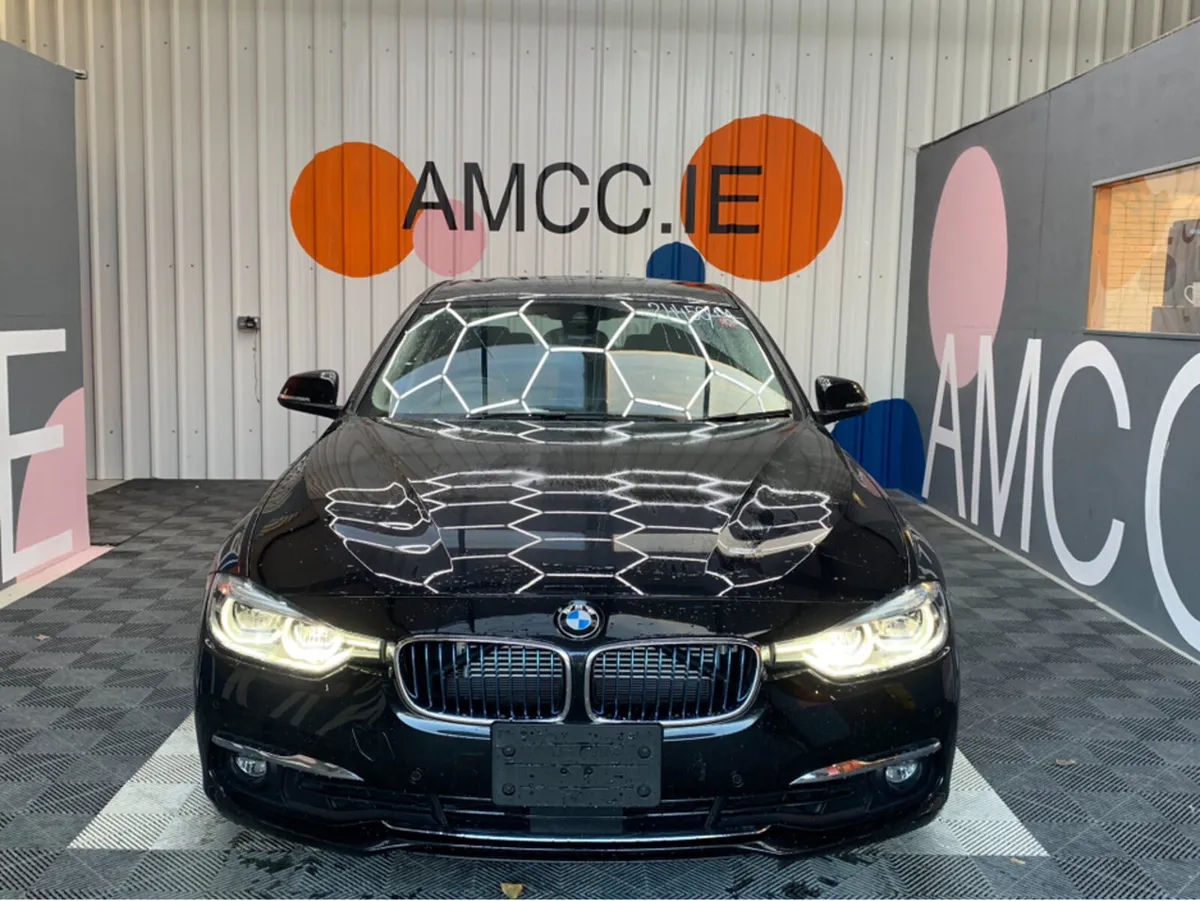BMW 3-Series 330e LUXURY I-PERFORMANCE / 24k KMs / - Image 2
