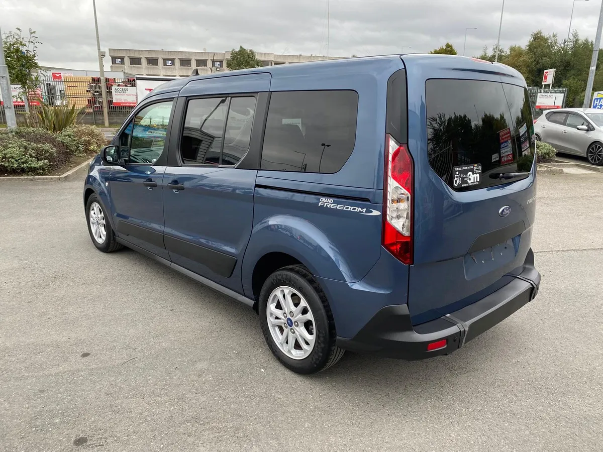2022 Ford Grand Connect Duo Titanium - Image 4
