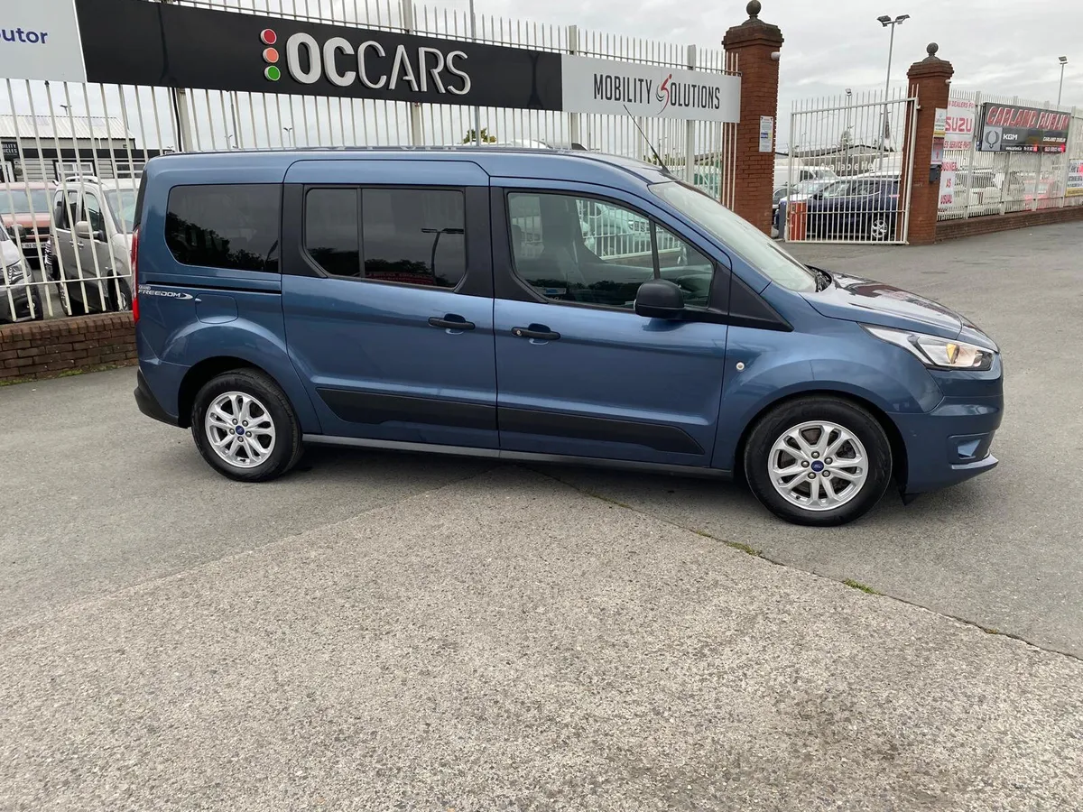 2022 Ford Grand Connect Duo Titanium - Image 3