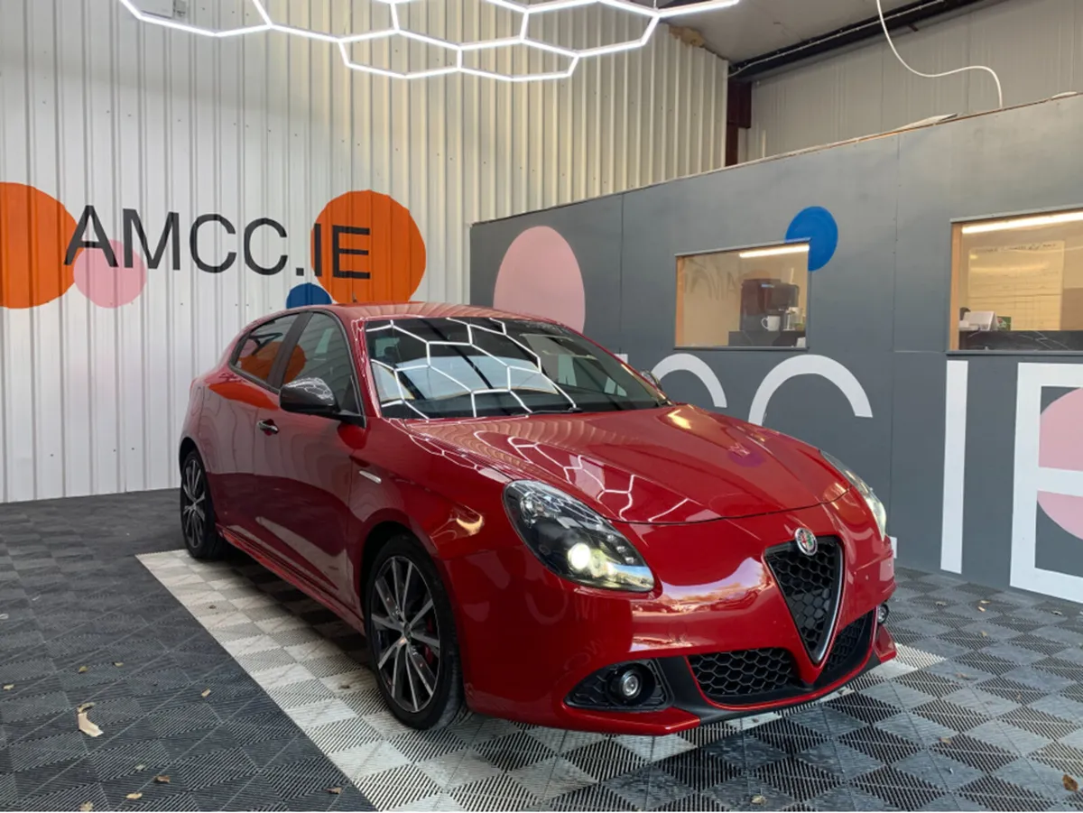 Alfa Romeo Giulietta 1.4 PETROL / 47k KMs / Heated - Image 1