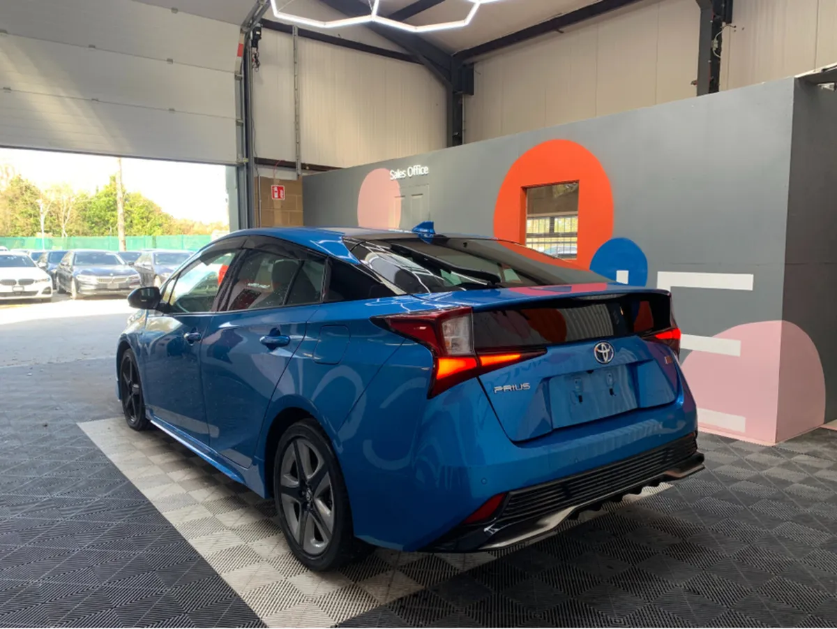 Toyota Prius S TOURING SELECTION / 97k KMs / Heate - Image 4