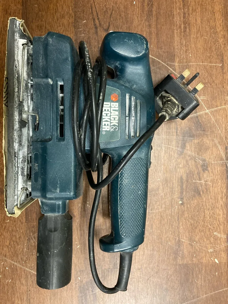 Black decker sander - Image 1