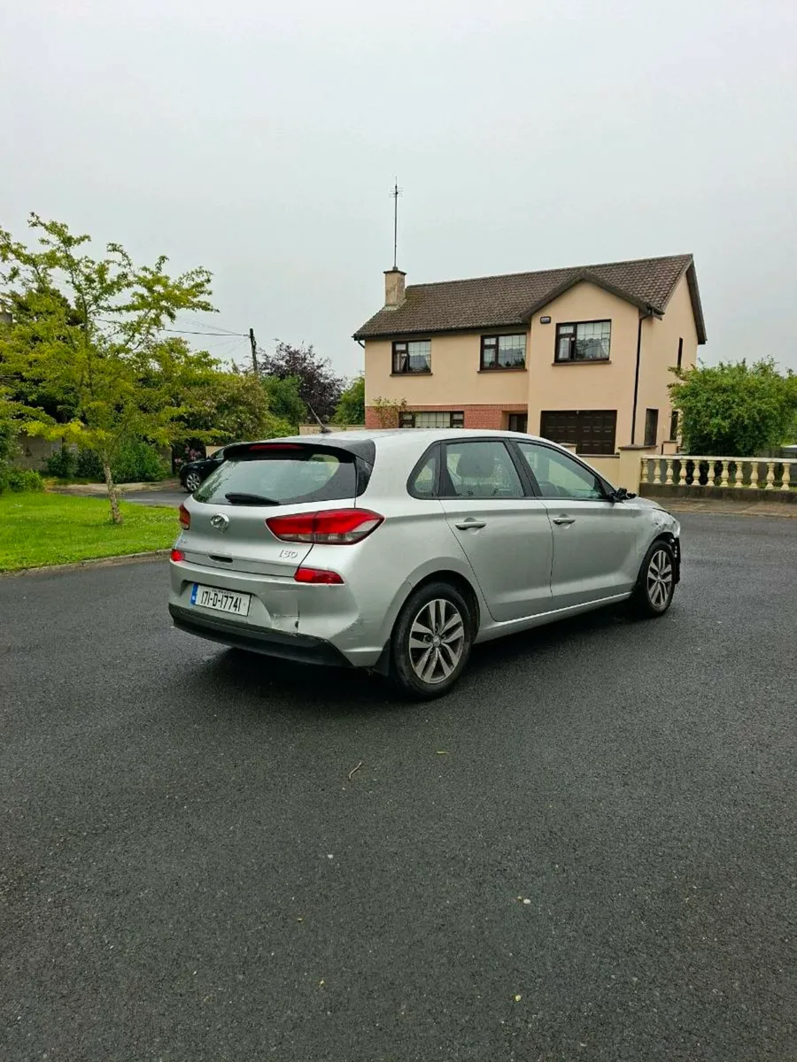 2017 Hyundai i30 dsl - Image 2