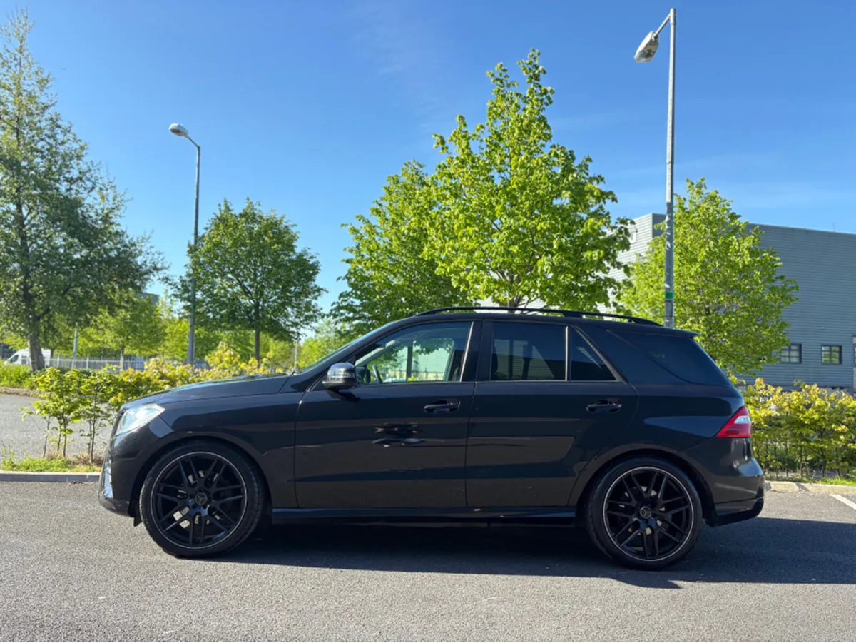 Mercedes-Benz GLE AMG AUTO *SHADOW EDITION *FRESH - Image 2