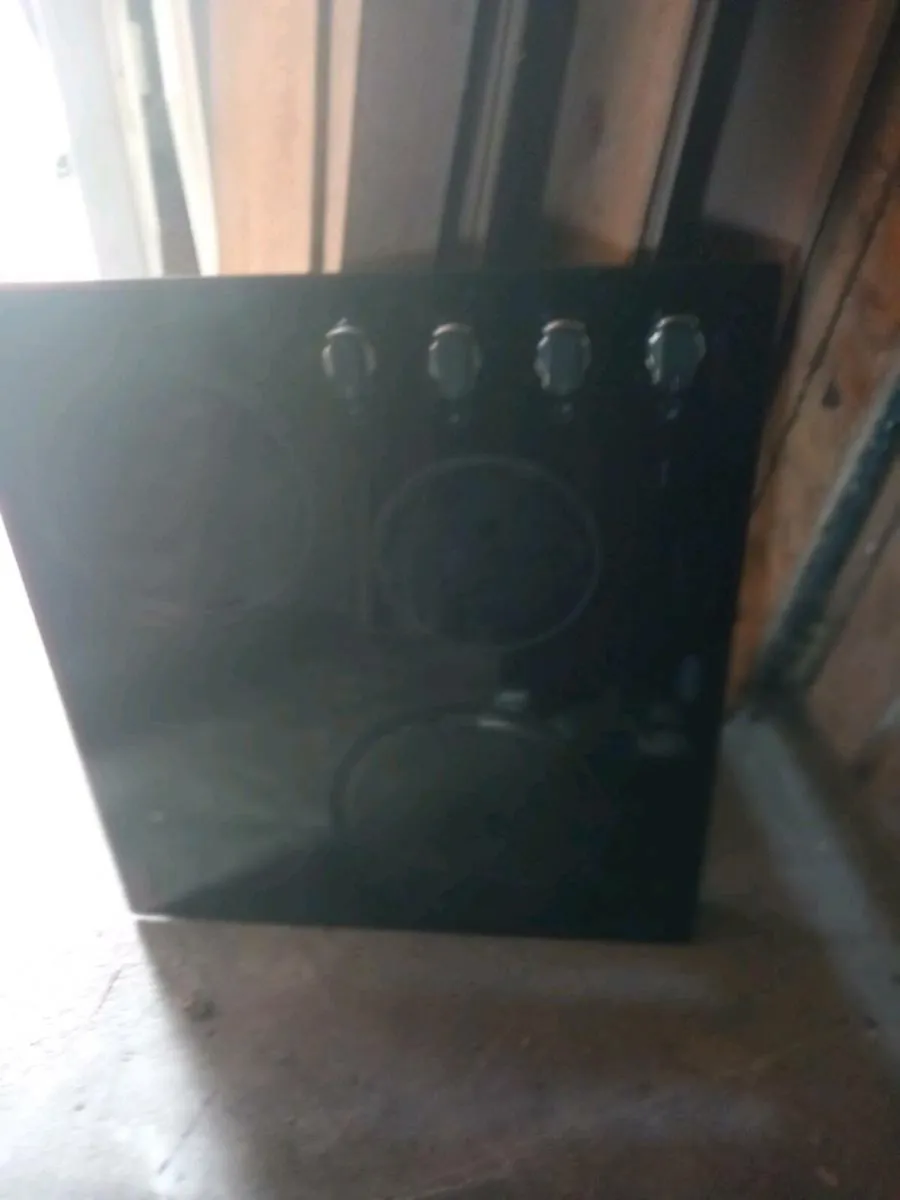 Electric hob. - Image 2