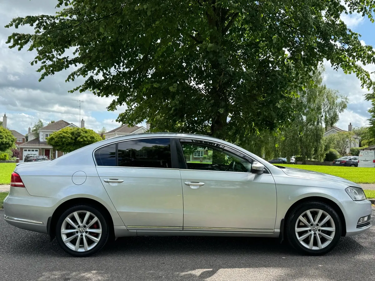 €4250 Volkswagen Passat 1.6 Diesel Highline! - Image 2