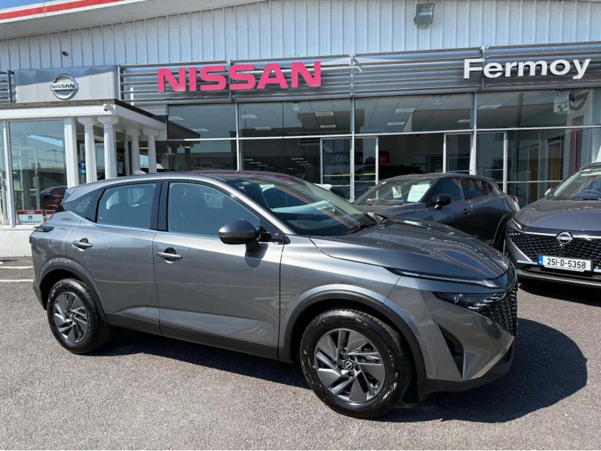 Nissan Qashqai SV Heated Seats Camera Rear Sensors - Image 4
