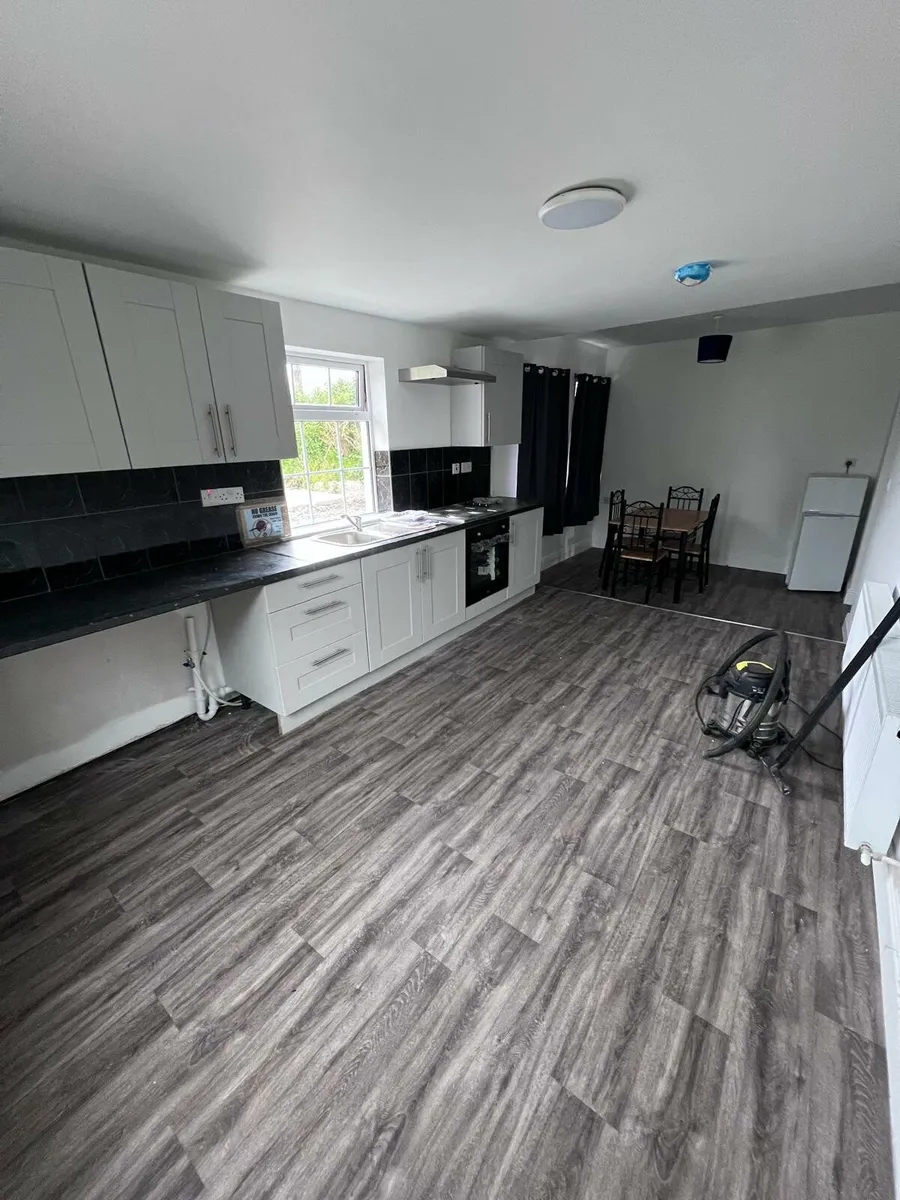 Cottage to rent - Image 2