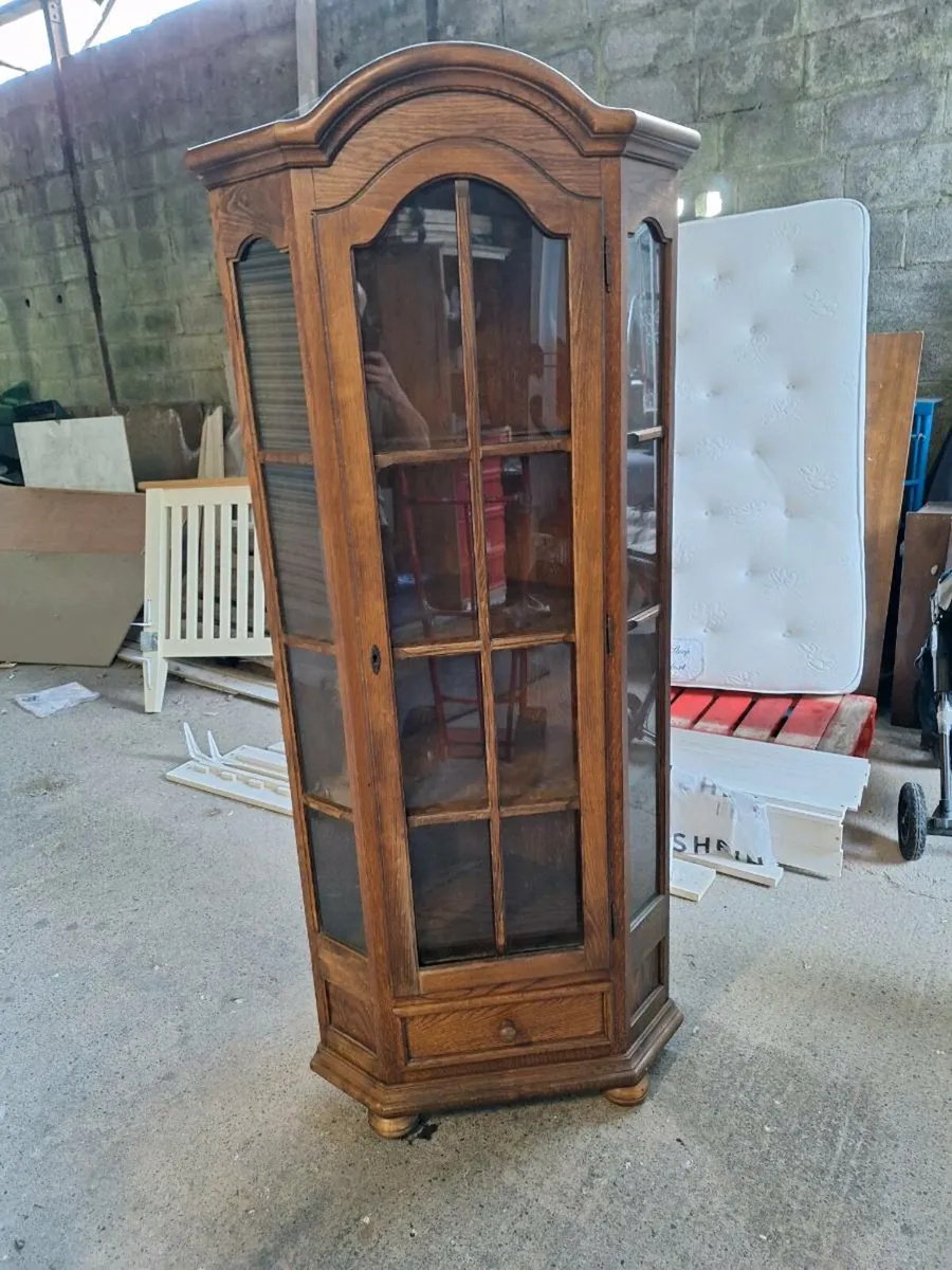 Corner unit in need of repair (DELIVERY) - Image 1