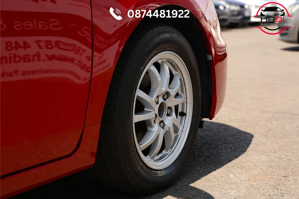 Toyota Prius alpha Red 1.8L hybrid 2012 - Image 4