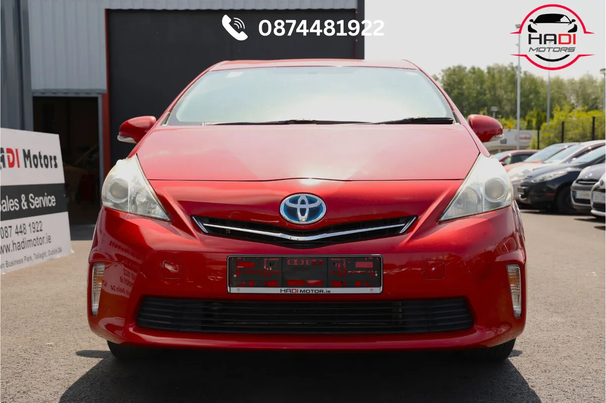 Toyota Prius alpha Red 1.8L hybrid 2012 - Image 1