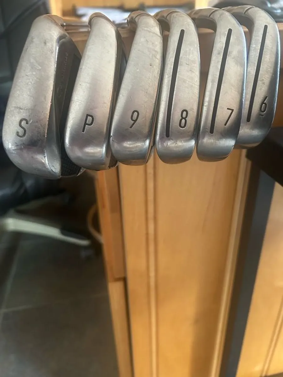 Taylormade stelth irons. - Image 1