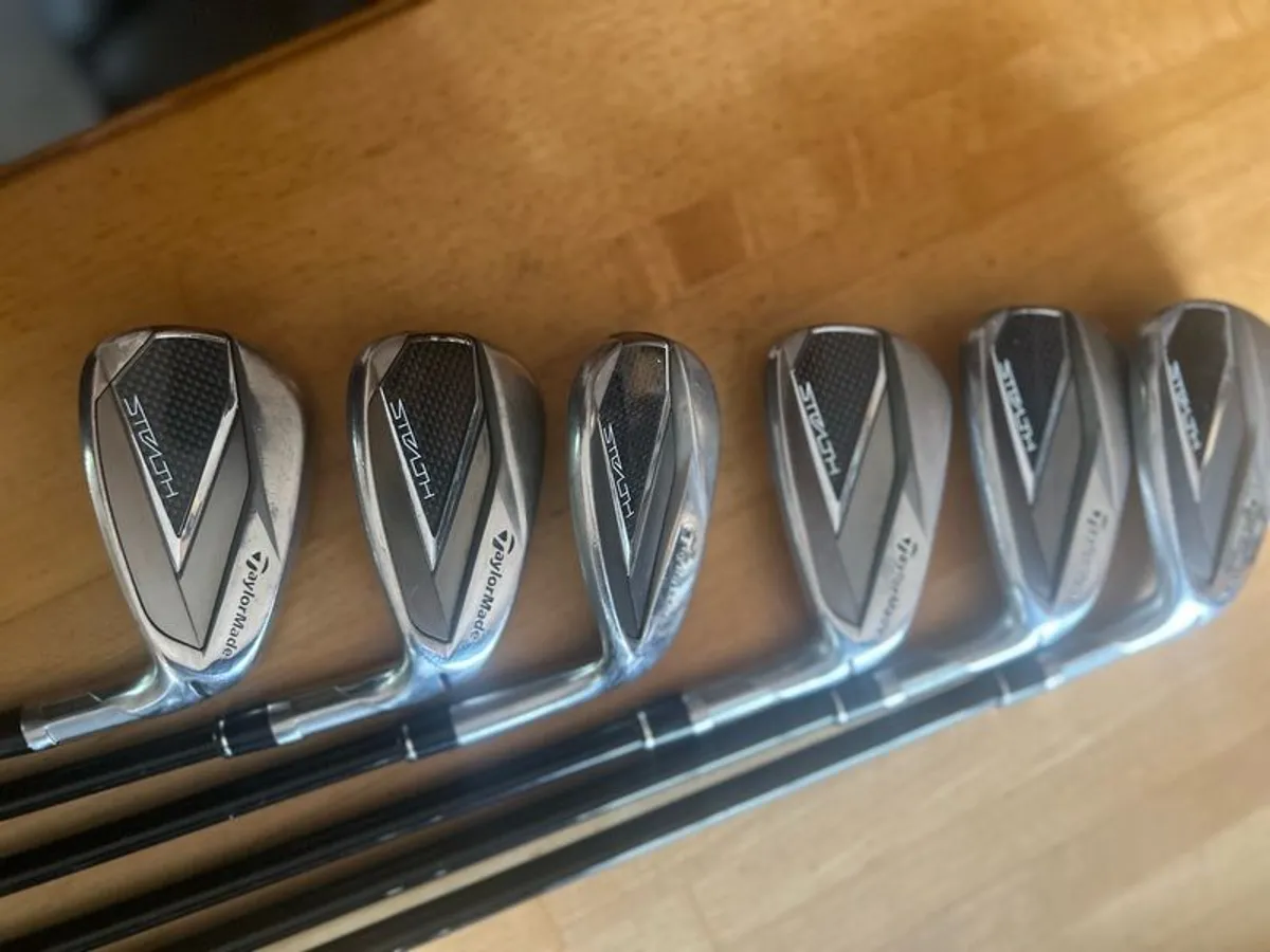 Taylormade stelth irons. - Image 3