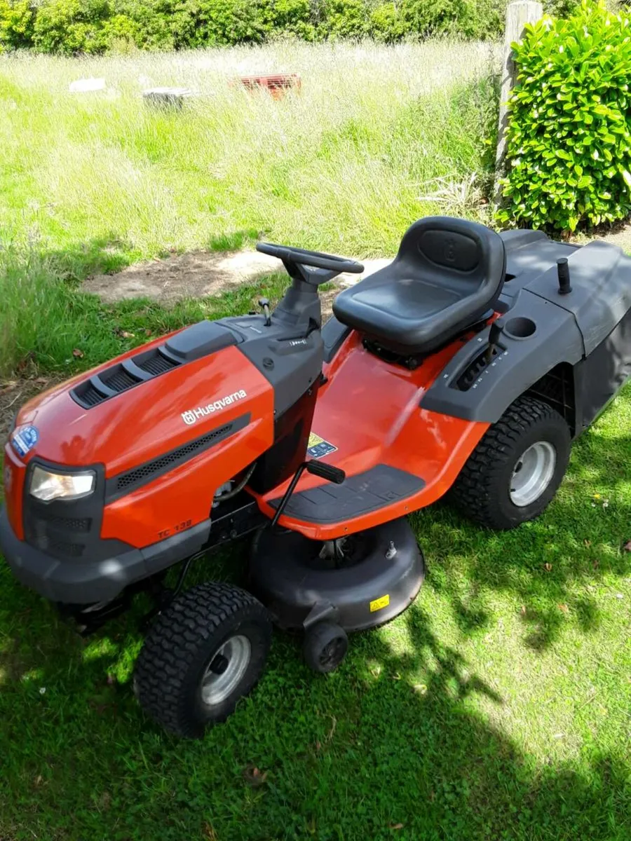 Ride on mower - Image 2