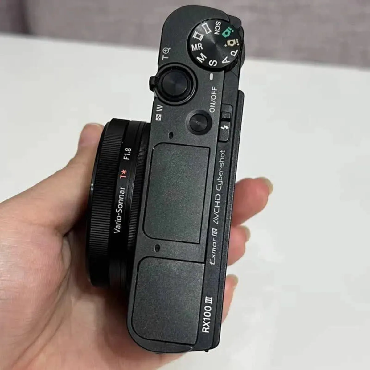 Sony Cyber-shot DSC-RX100 III Digital Camera - Image 3