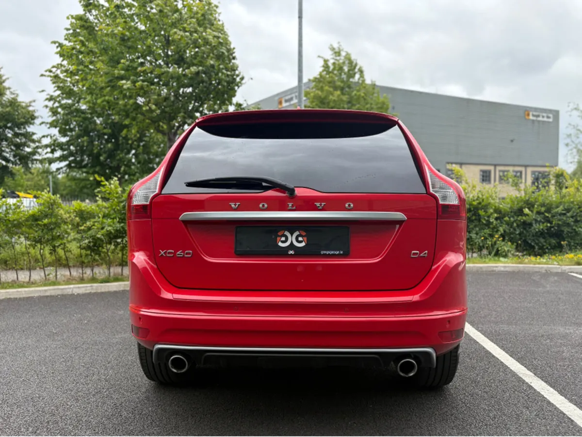 Volvo XC60 R-DESIGN AUTO *FULL SERVICE HISTORY* - Image 4