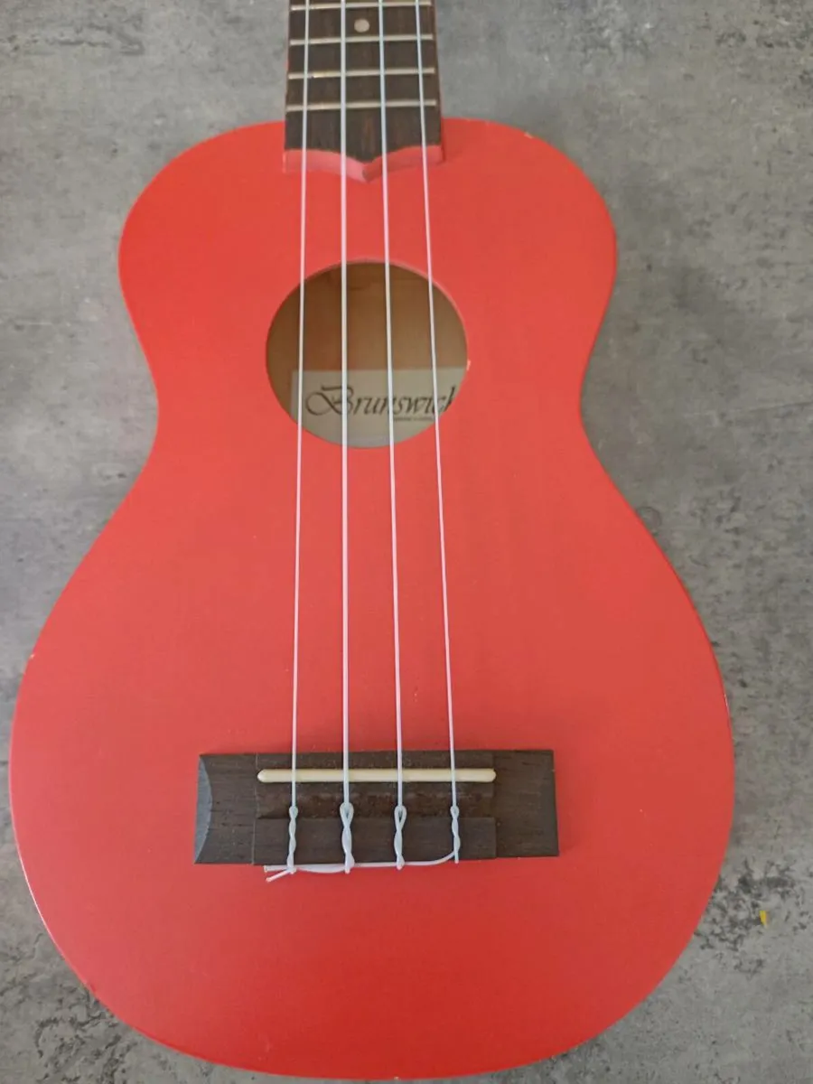 Brunswick soprano ukulele. - Image 2