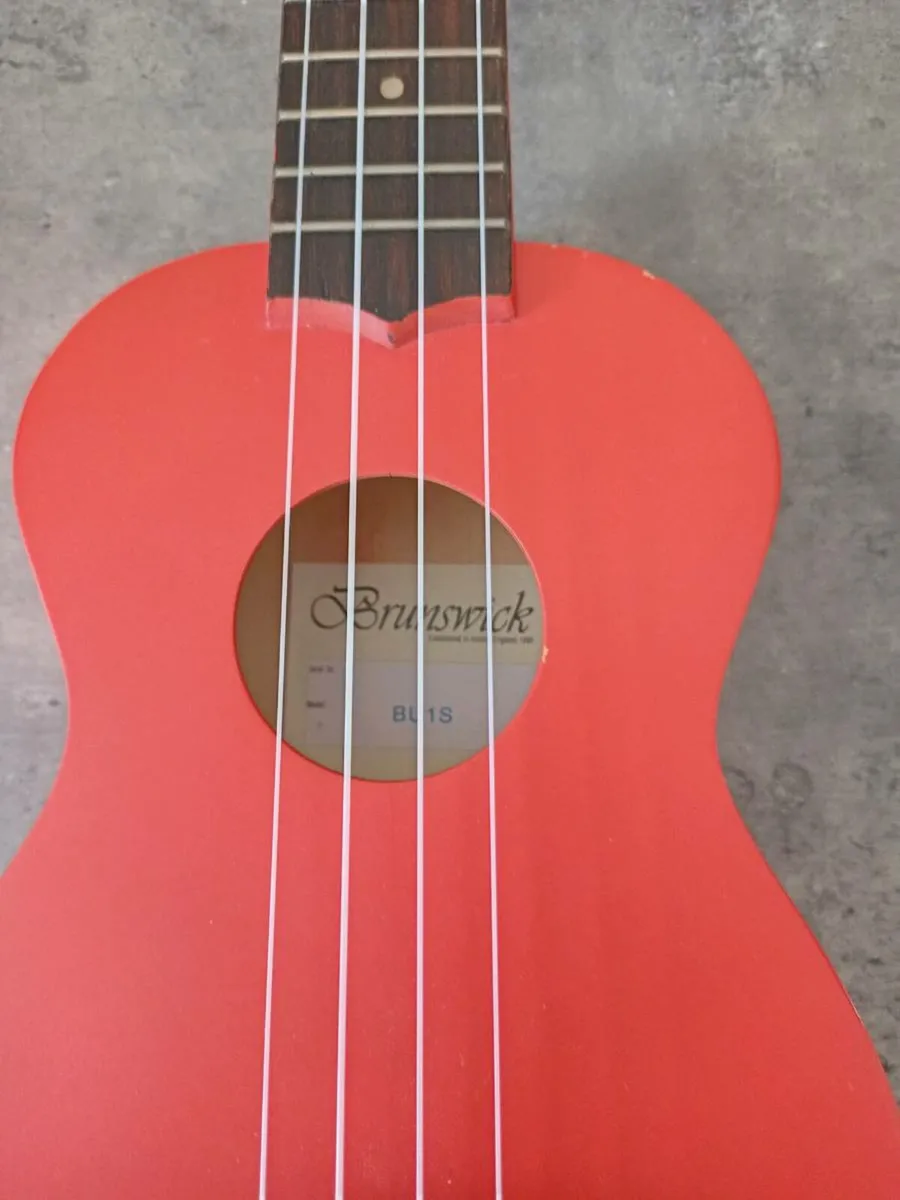 Brunswick soprano ukulele. - Image 4